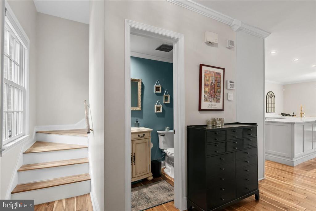 6323 OLDE TOWNE COURT