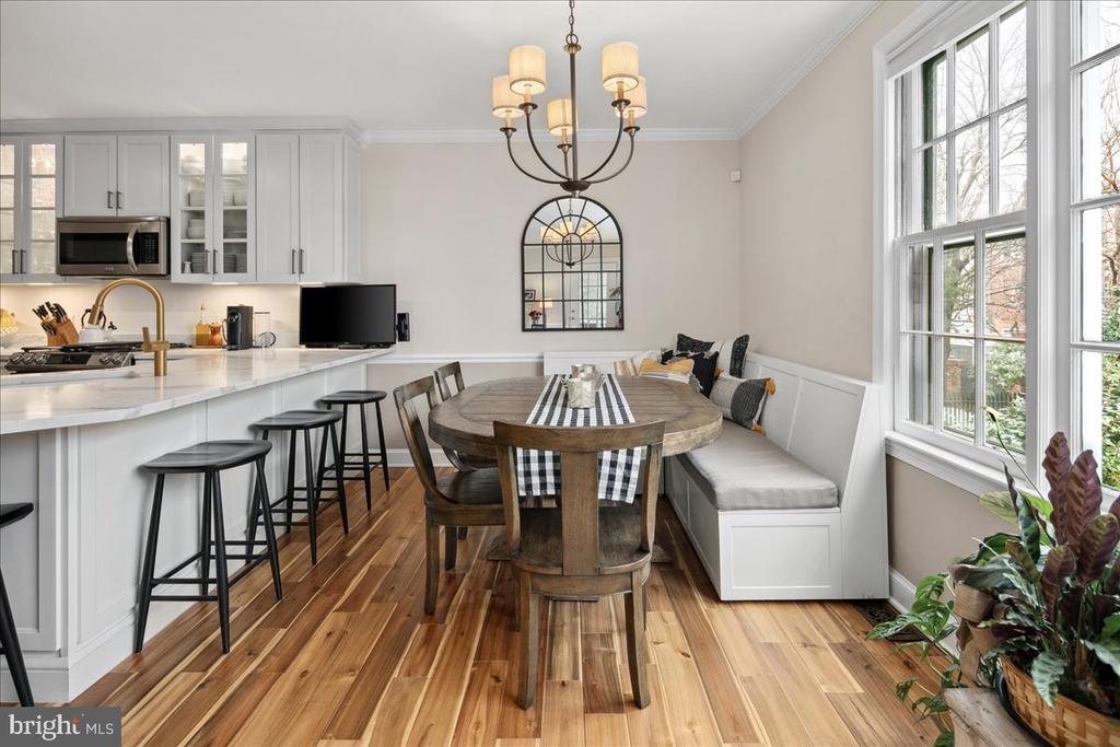 6323 OLDE TOWNE COURT