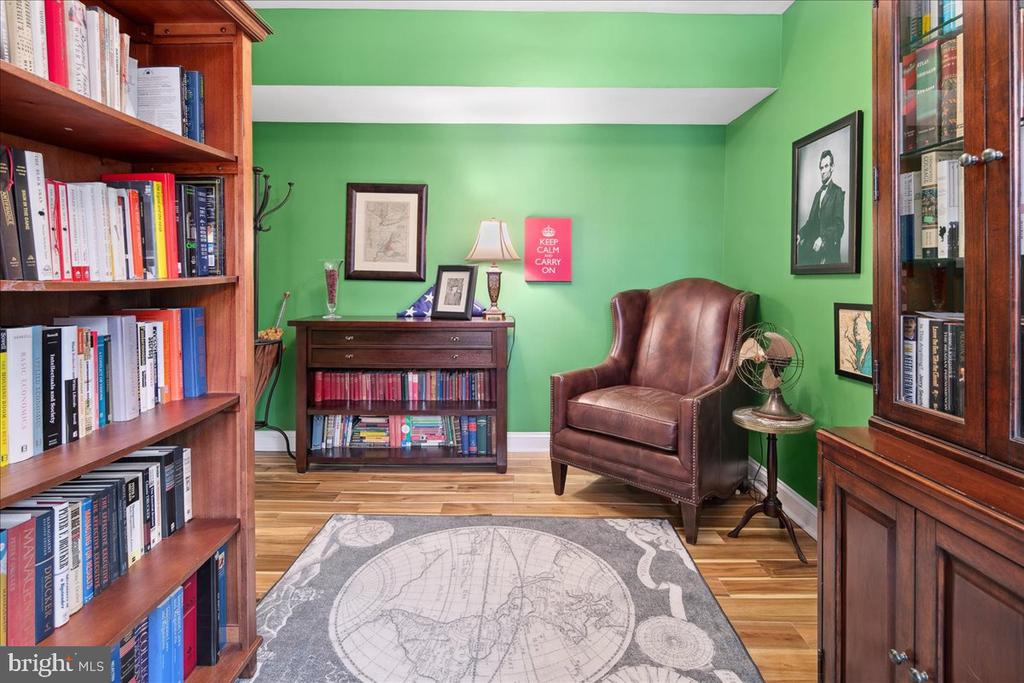 6323 OLDE TOWNE COURT