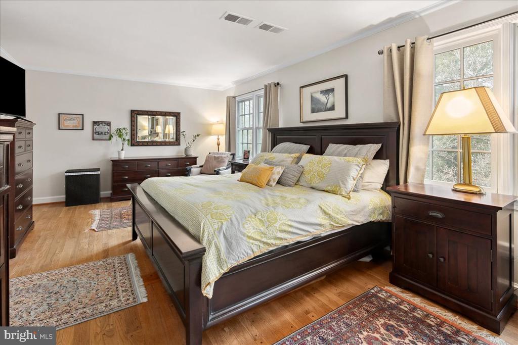 6323 OLDE TOWNE COURT