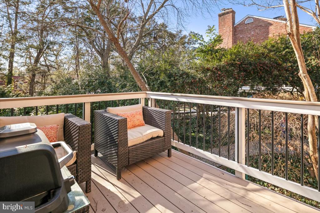 6323 OLDE TOWNE COURT