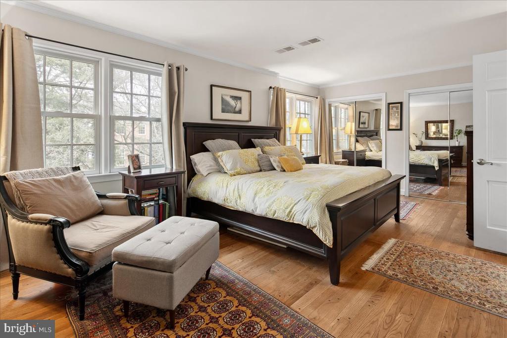 6323 OLDE TOWNE COURT