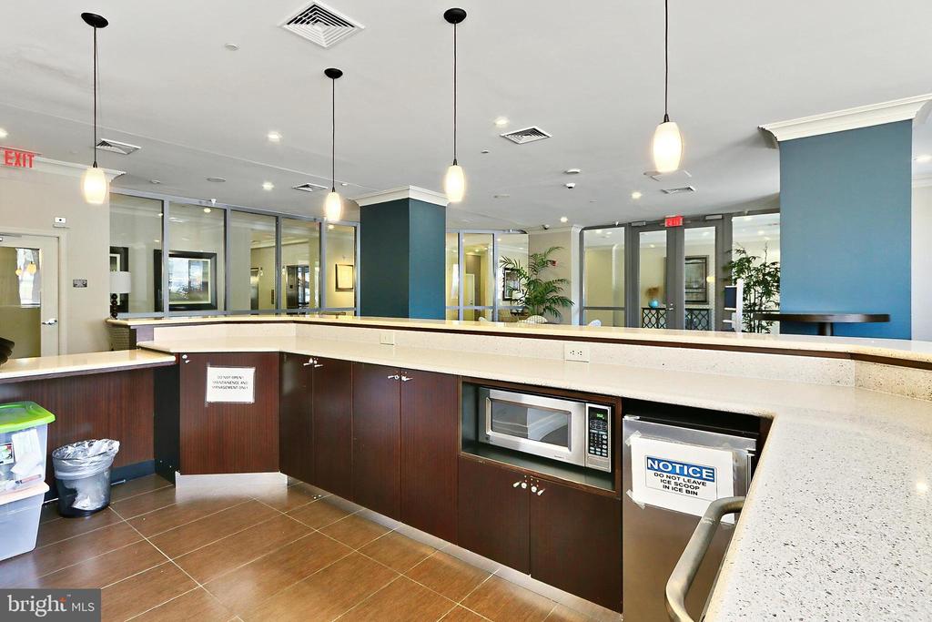 2451 MIDTOWN AVENUE 109