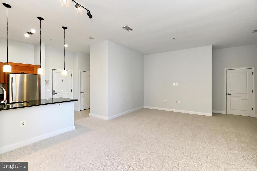 2451 MIDTOWN AVENUE 109