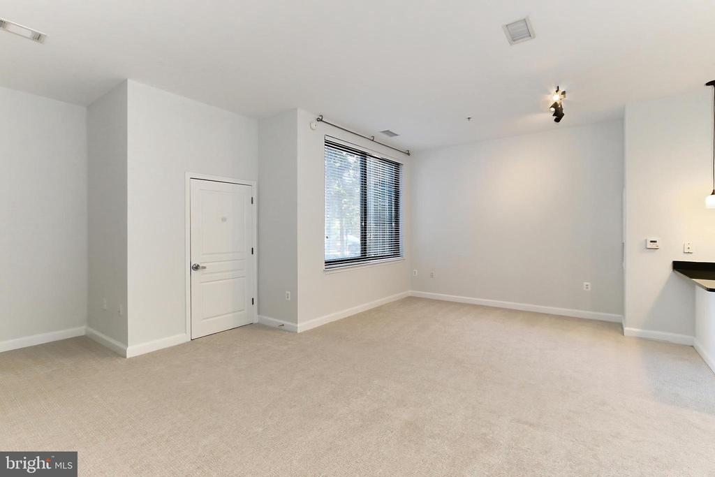 2451 MIDTOWN AVENUE 109