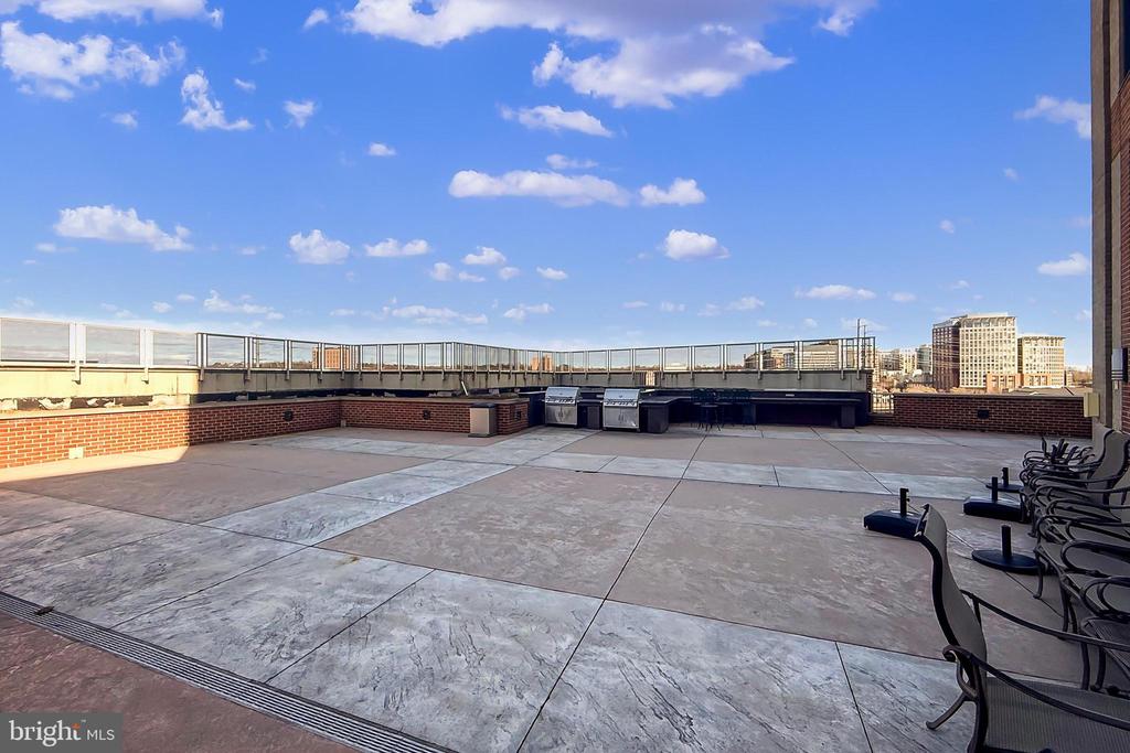 2451 MIDTOWN AVENUE 109