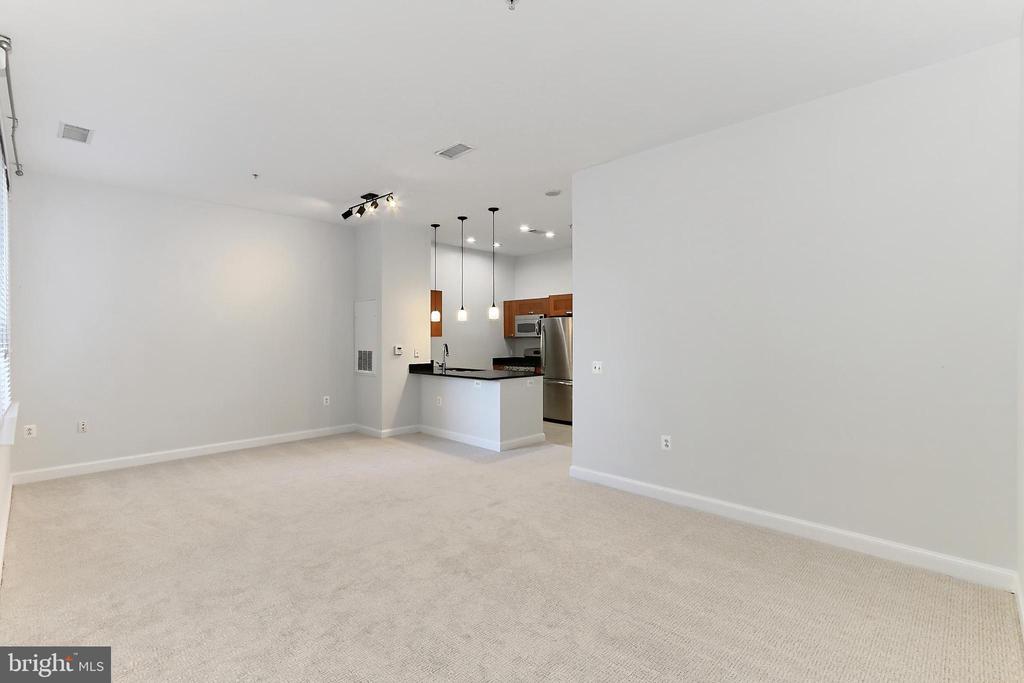2451 MIDTOWN AVENUE 109