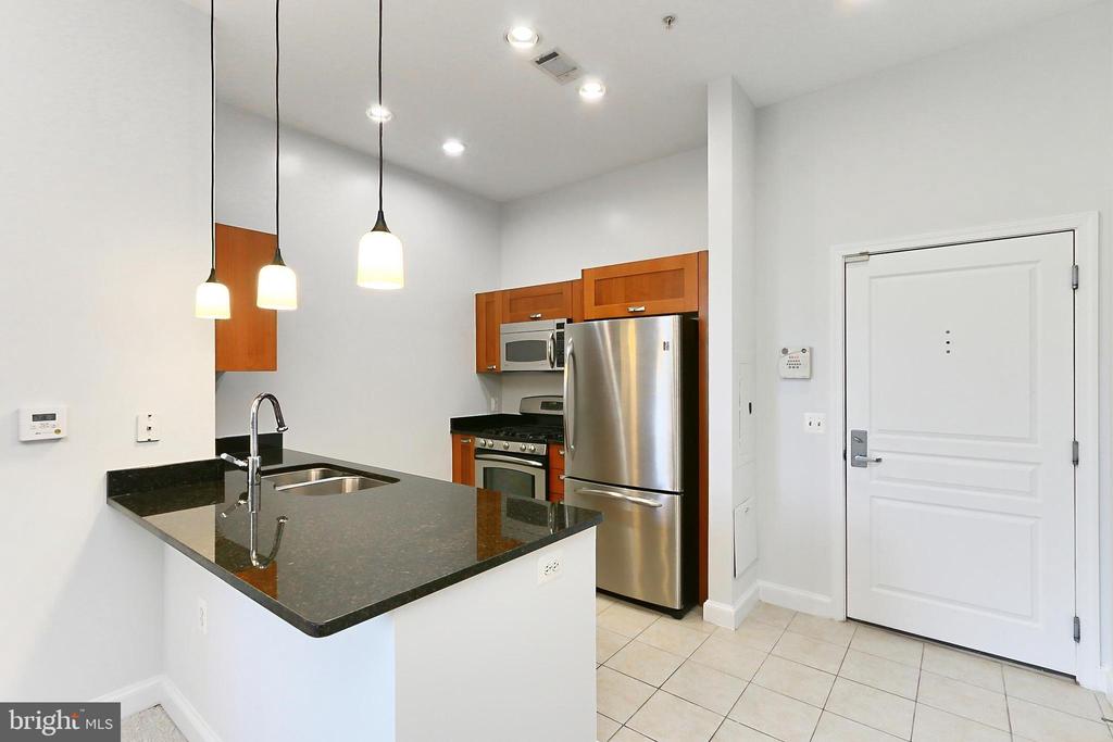 2451 MIDTOWN AVENUE 109