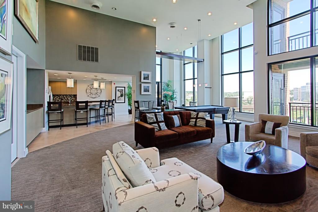2451 MIDTOWN AVENUE 109