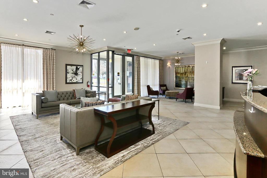 2451 MIDTOWN AVENUE 109