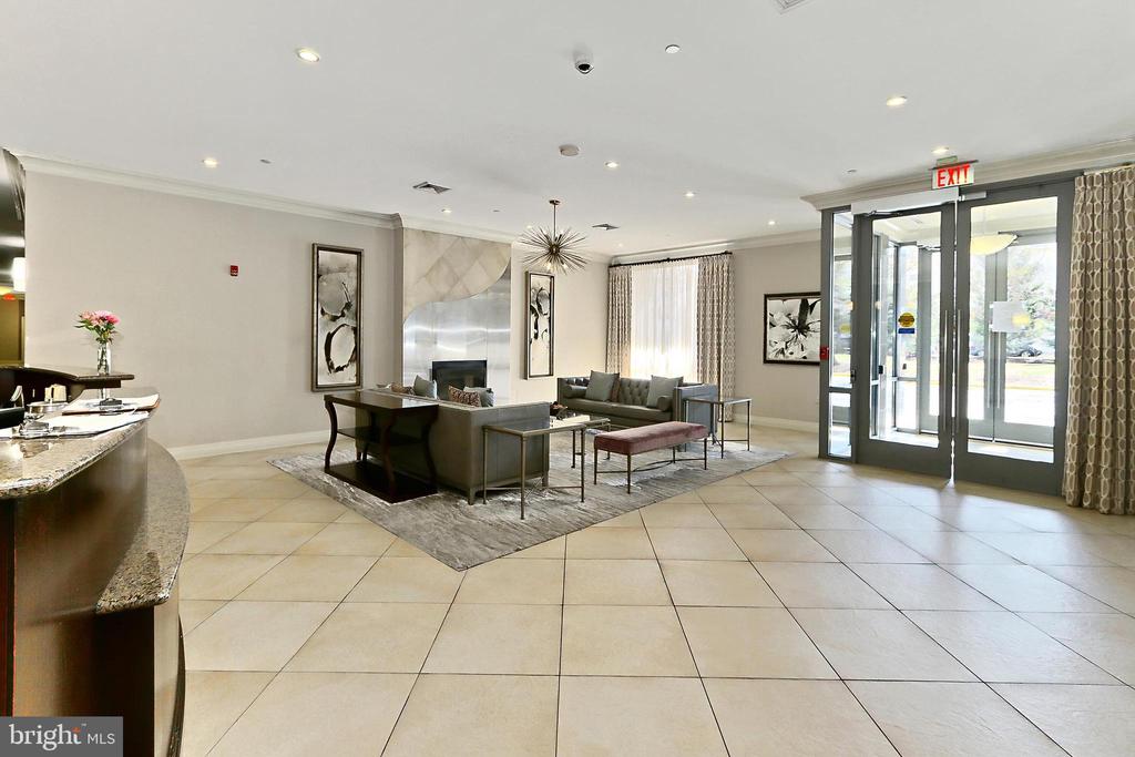 2451 MIDTOWN AVENUE 109