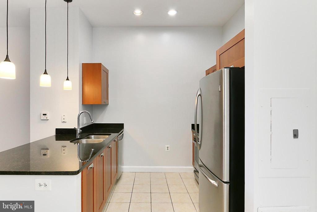 2451 MIDTOWN AVENUE 109