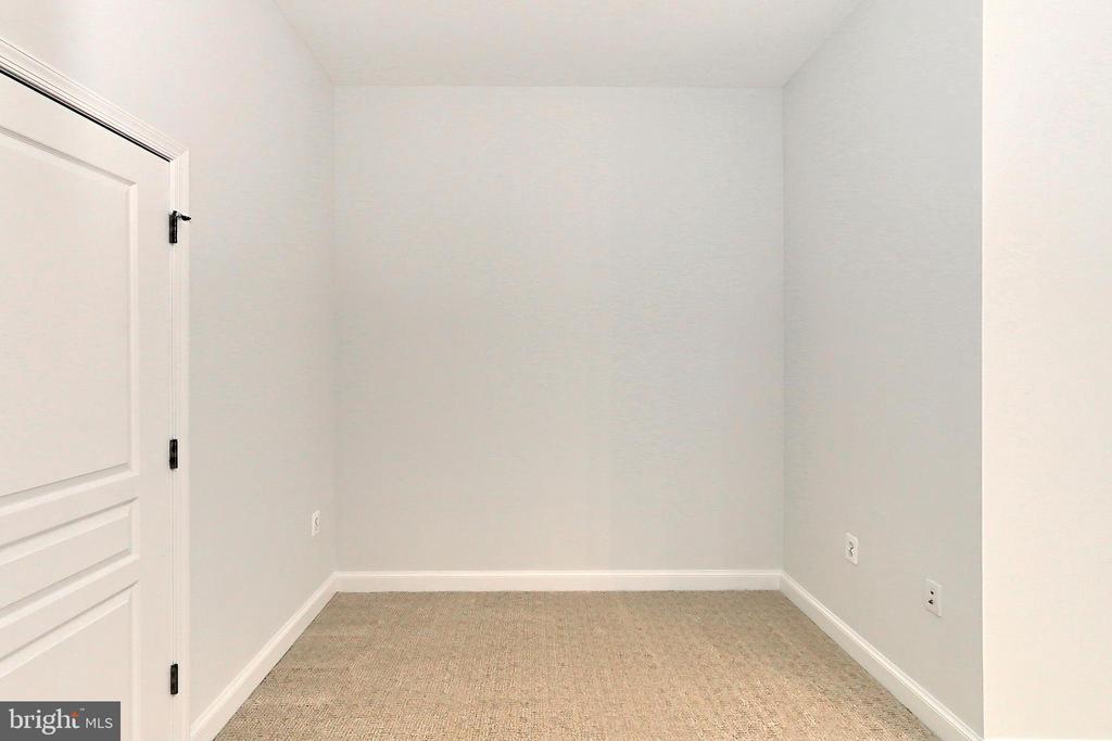 2451 MIDTOWN AVENUE 109
