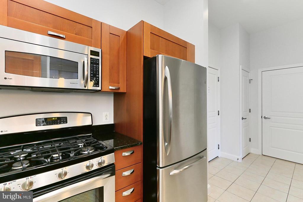 2451 MIDTOWN AVENUE 109