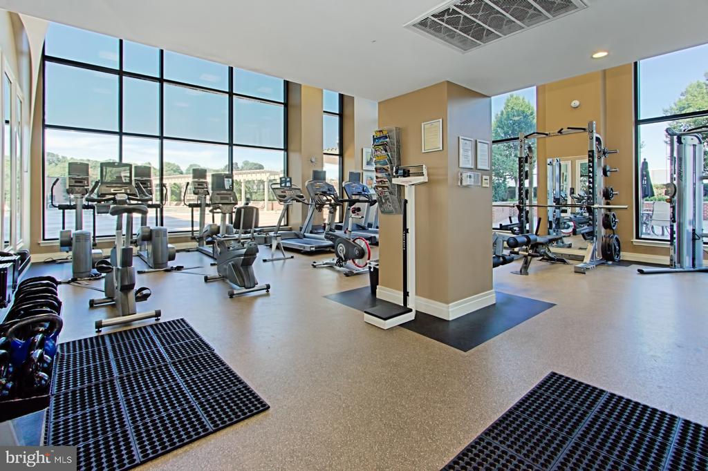 2451 MIDTOWN AVENUE 109