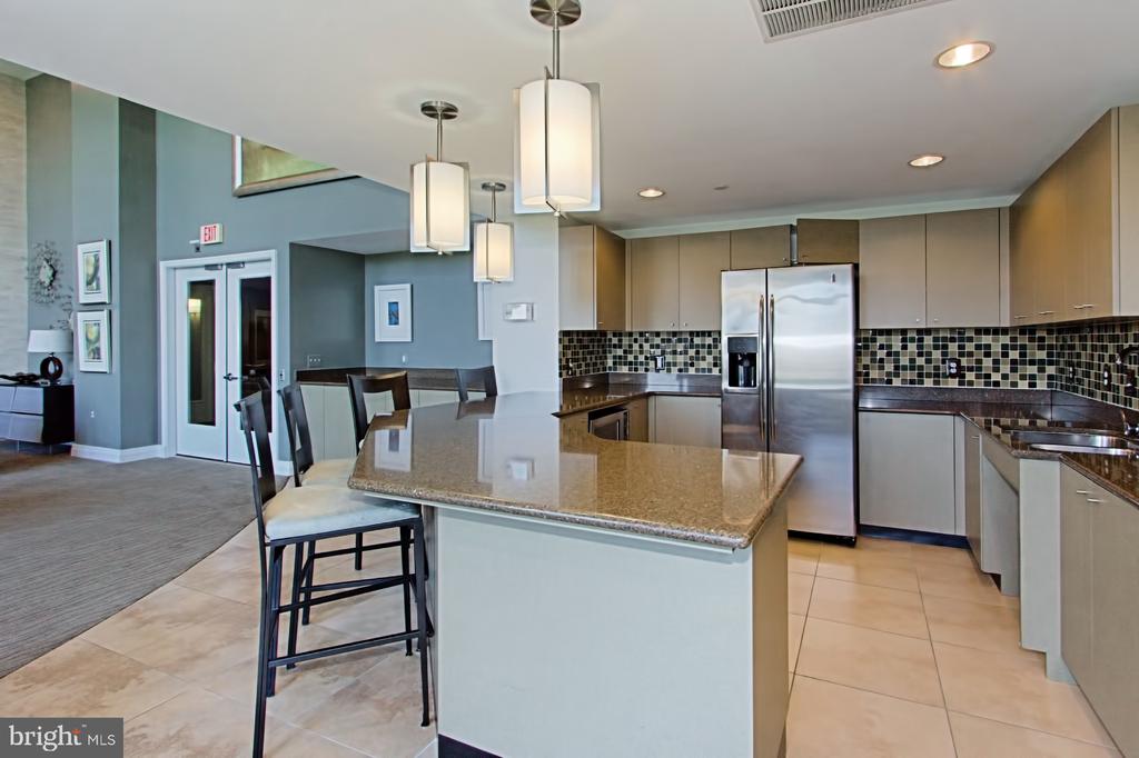 2451 MIDTOWN AVENUE 109