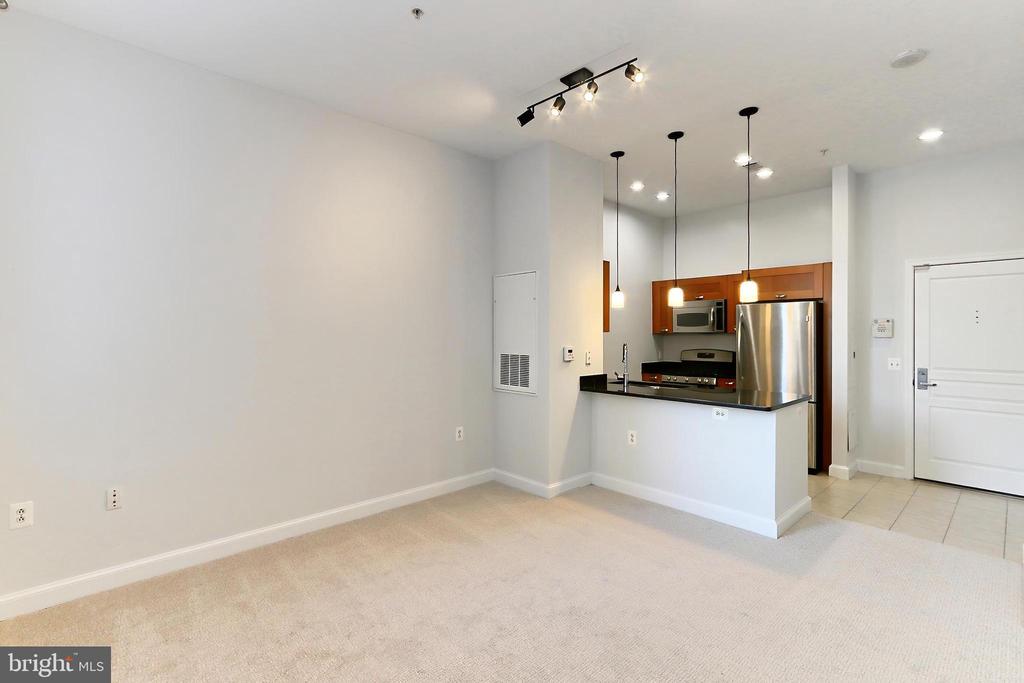 2451 MIDTOWN AVENUE 109