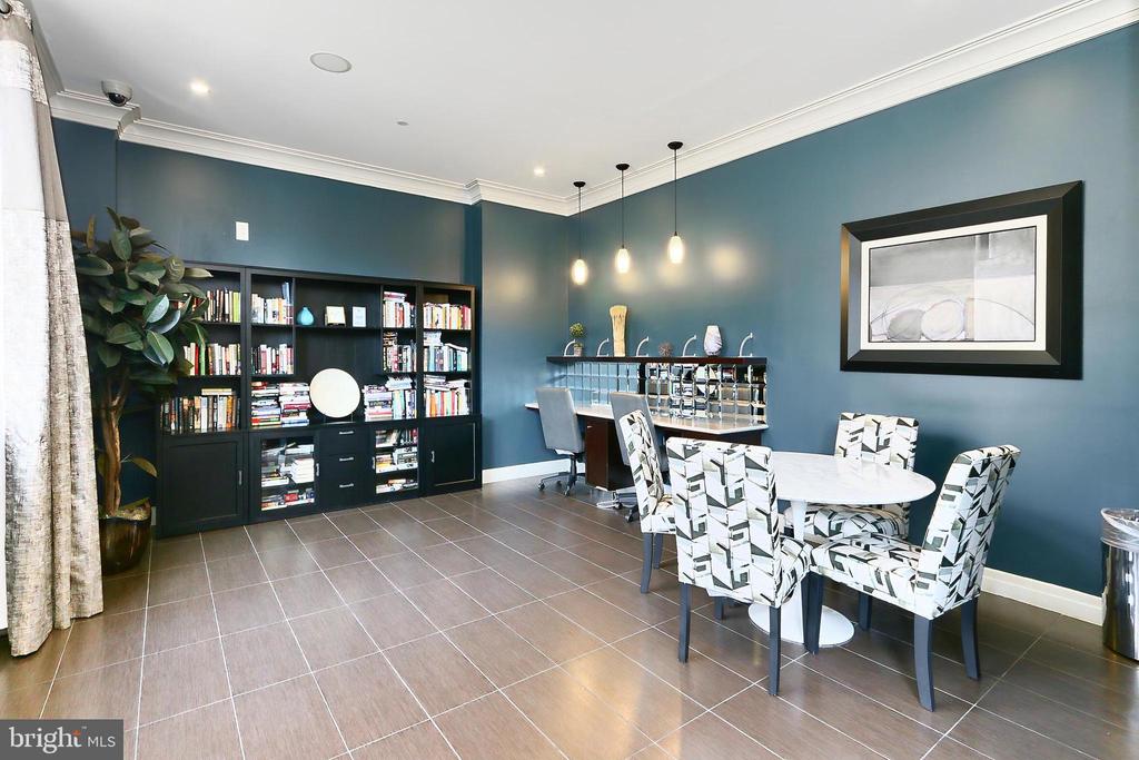 2451 MIDTOWN AVENUE 109