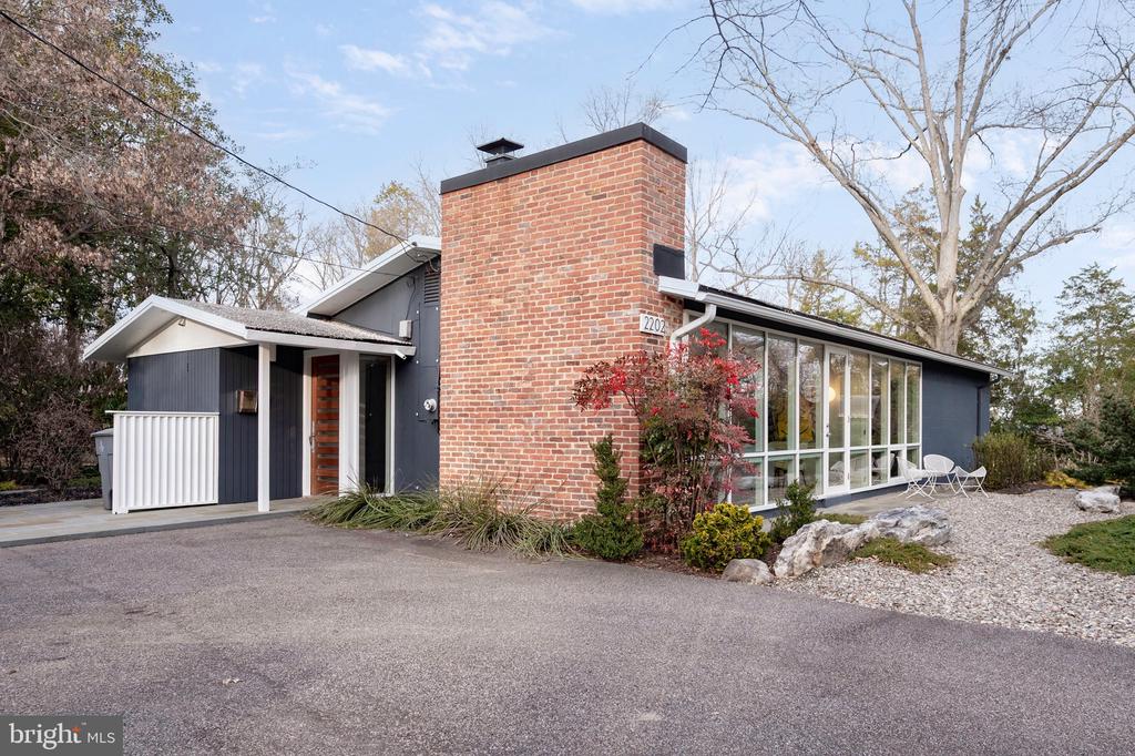 2202 POPKINS LANE