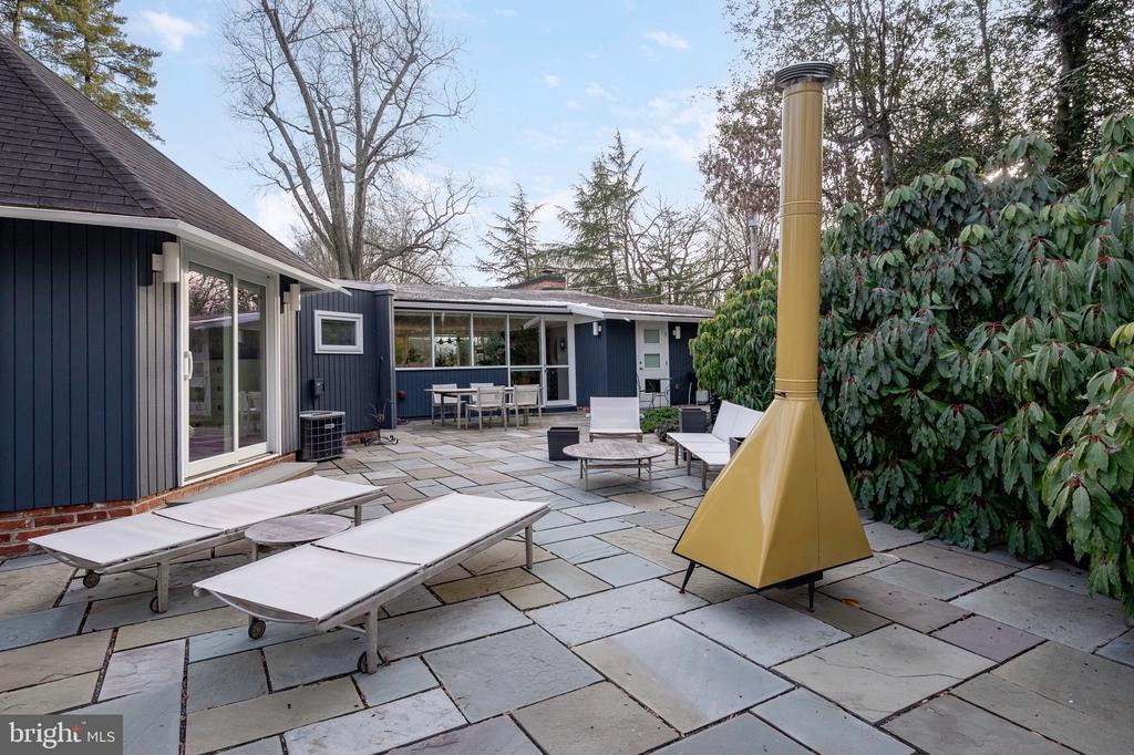 2202 POPKINS LANE