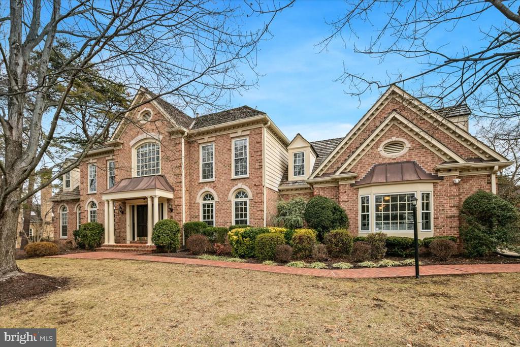 3712 WASHINGTON WOODS DRIVE
