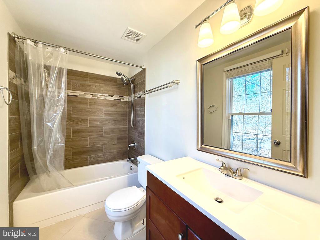 5817 WOOD POPPY COURT