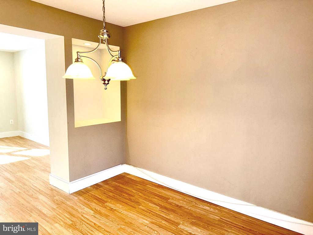 5817 WOOD POPPY COURT