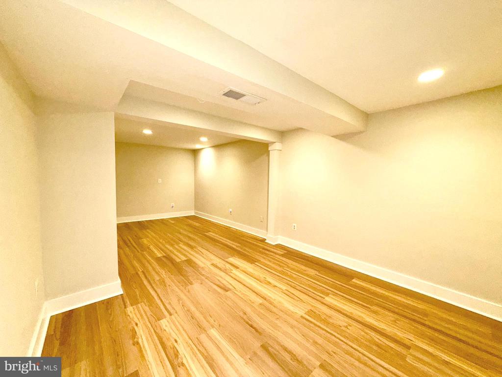 5817 WOOD POPPY COURT