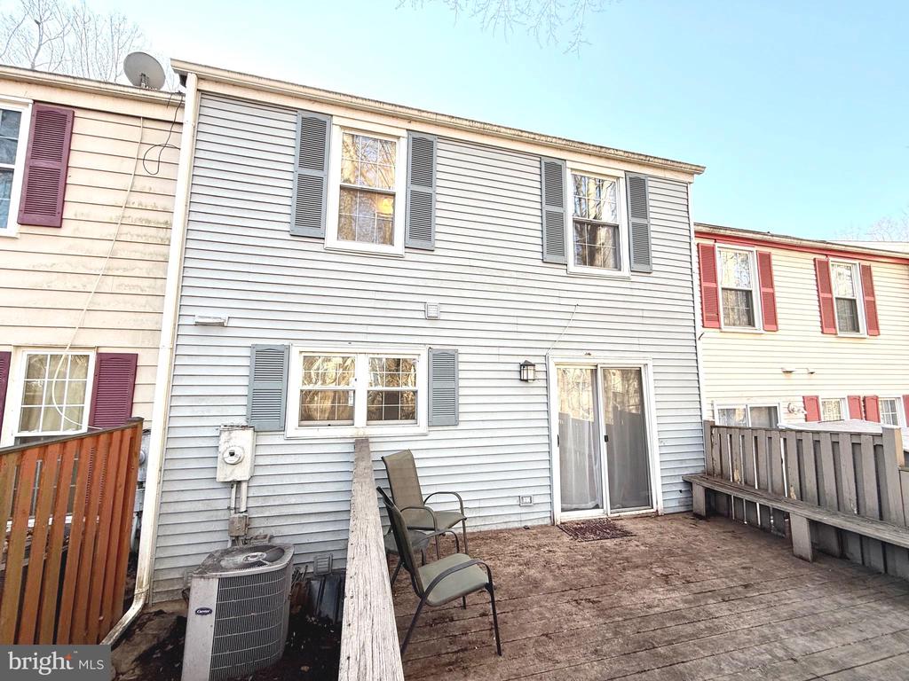 5817 WOOD POPPY COURT