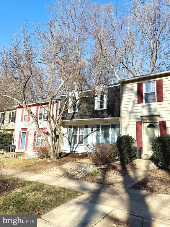 5817 WOOD POPPY COURT