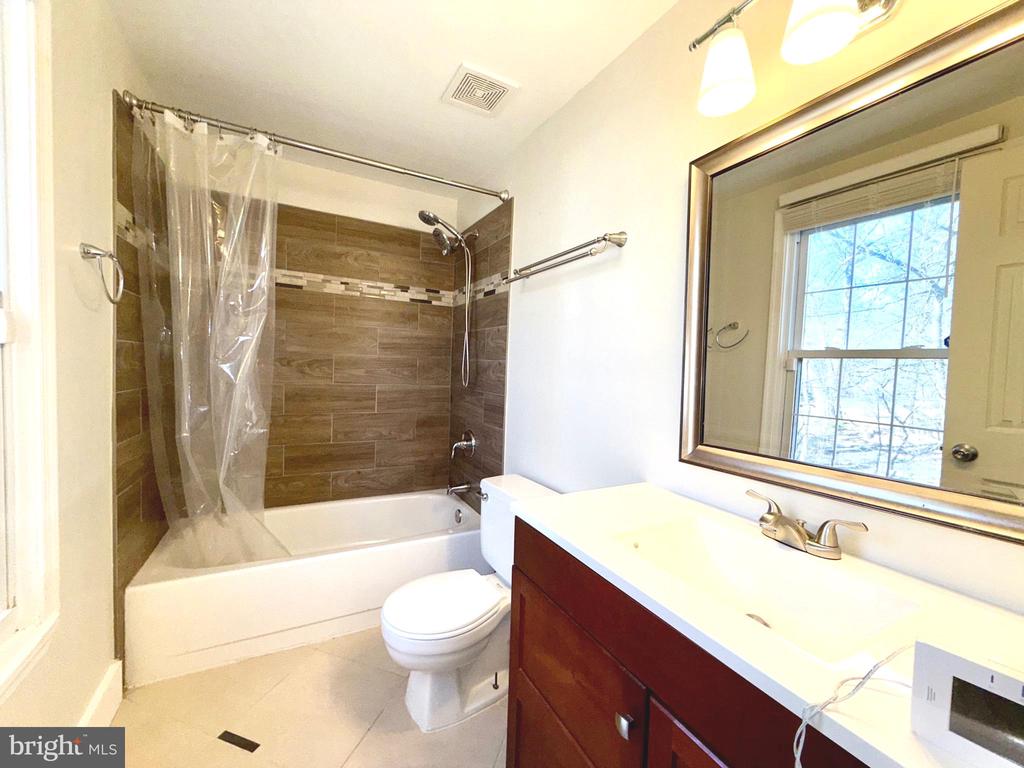 5817 WOOD POPPY COURT
