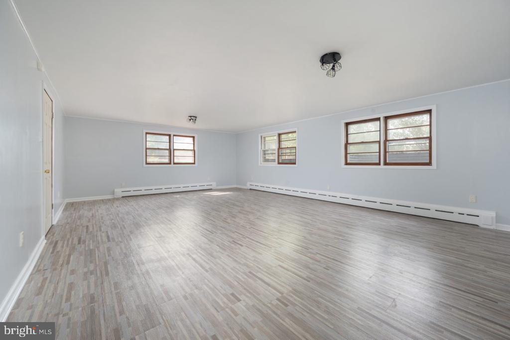 3129 GLEN CARLYN ROAD