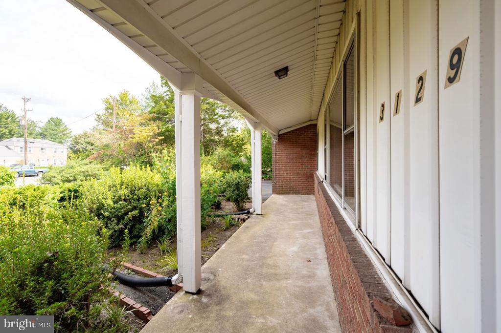 3129 GLEN CARLYN ROAD