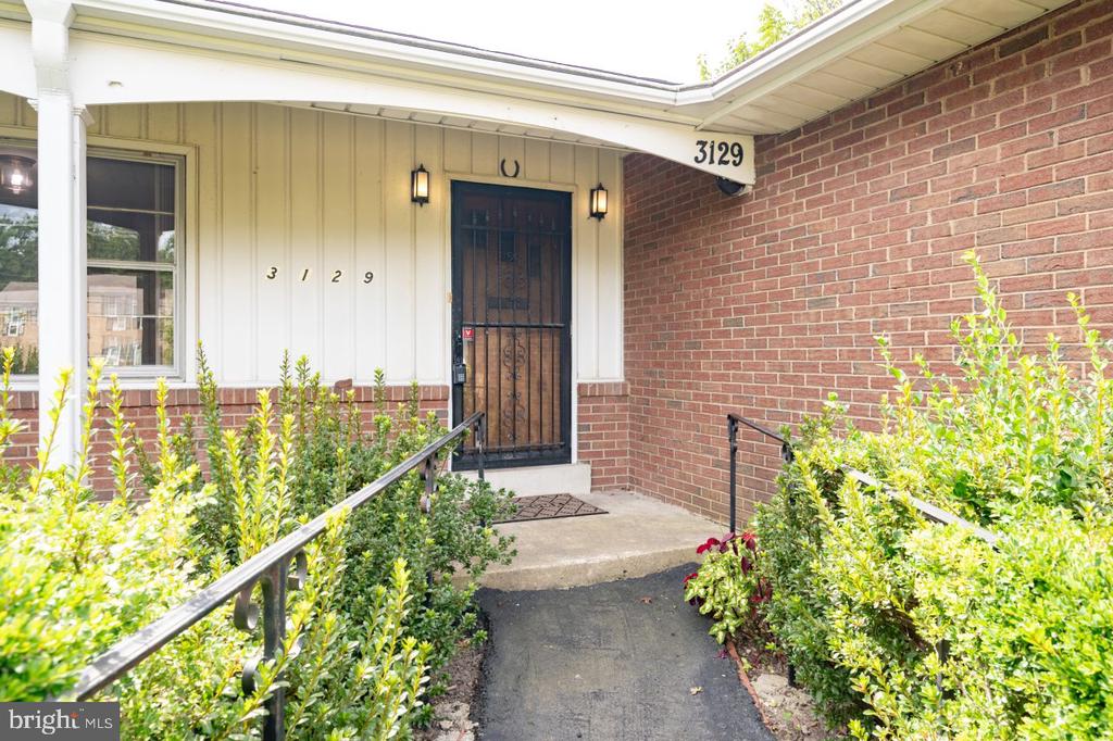 3129 GLEN CARLYN ROAD