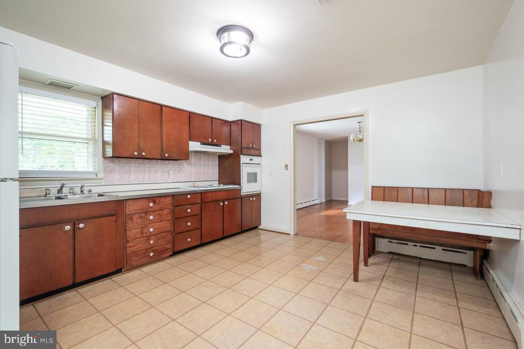 3129 GLEN CARLYN ROAD