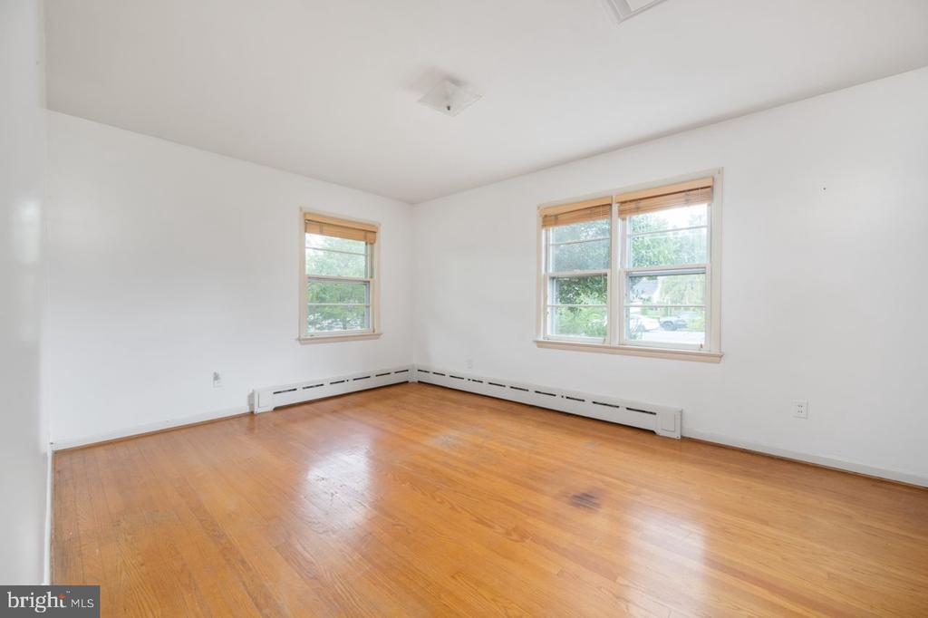 3129 GLEN CARLYN ROAD