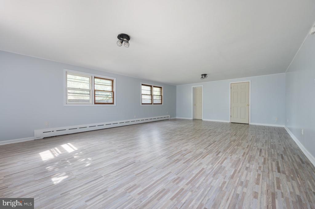3129 GLEN CARLYN ROAD