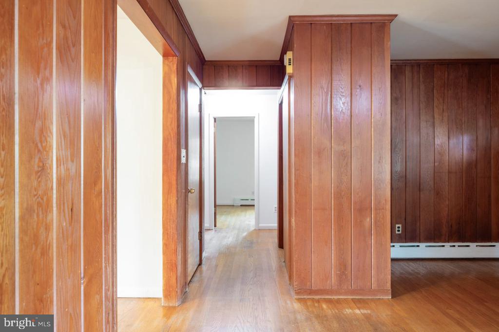 3129 GLEN CARLYN ROAD
