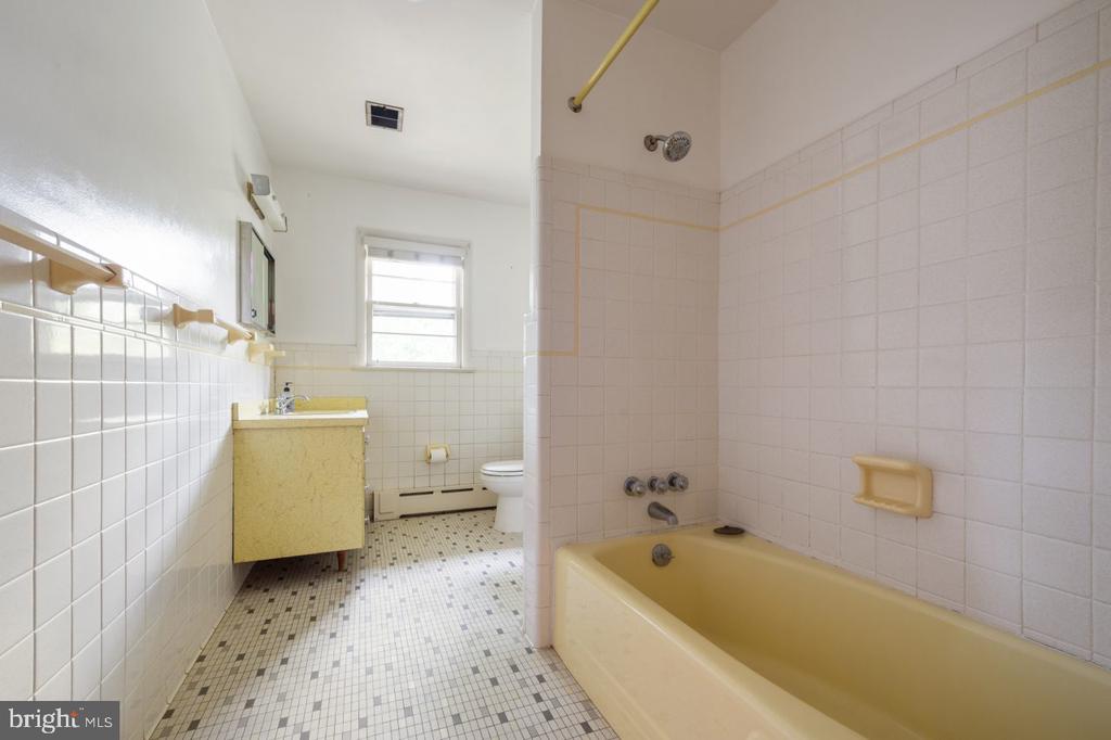 3129 GLEN CARLYN ROAD