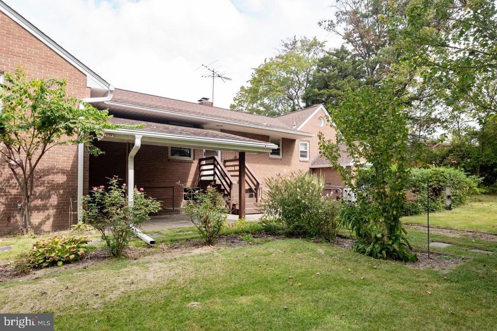 3129 GLEN CARLYN ROAD