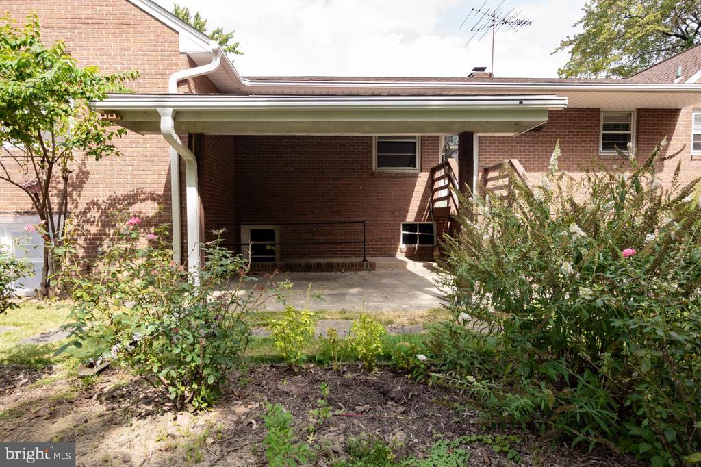 3129 GLEN CARLYN ROAD