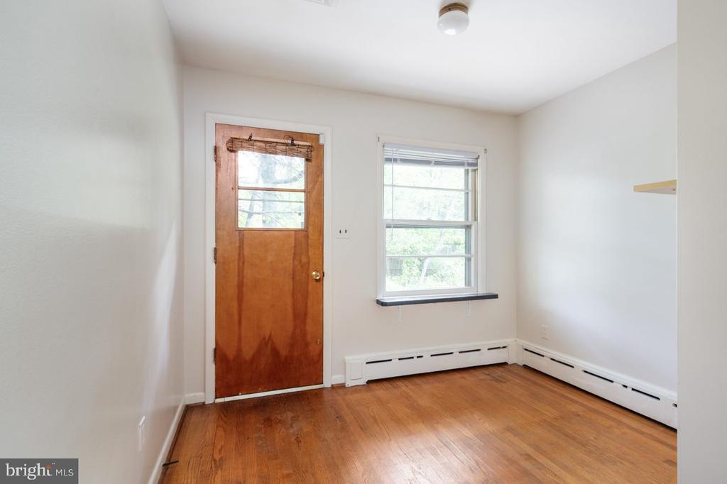 3129 GLEN CARLYN ROAD