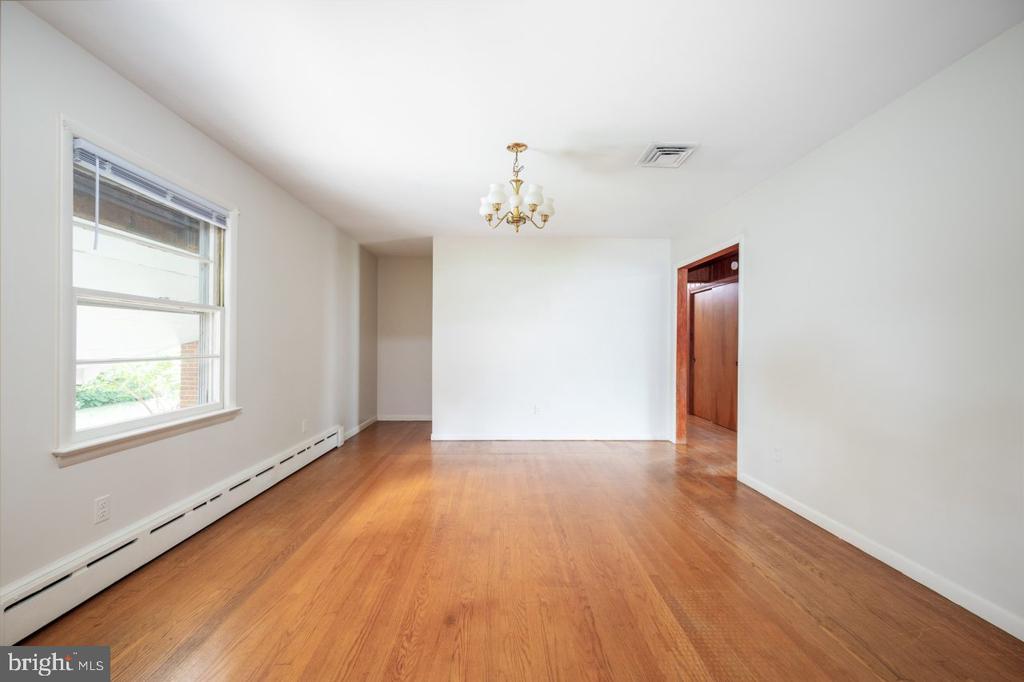 3129 GLEN CARLYN ROAD