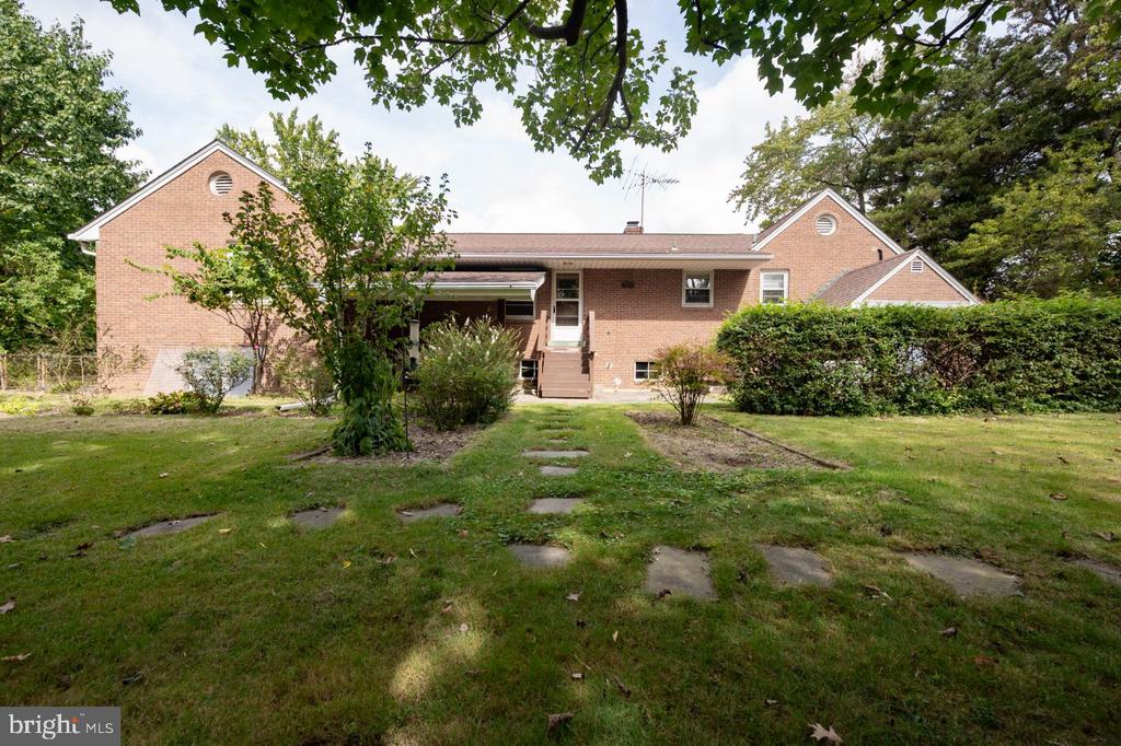 3129 GLEN CARLYN ROAD