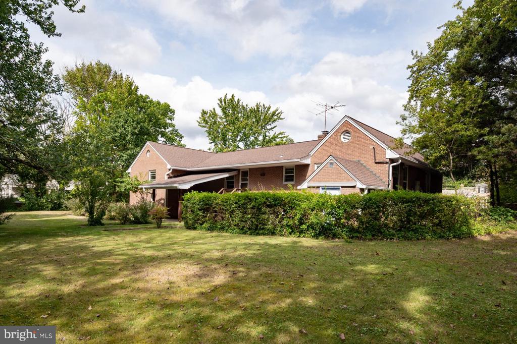 3129 GLEN CARLYN ROAD