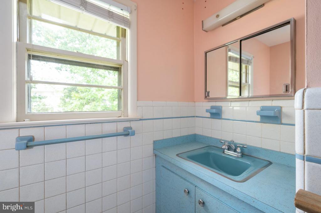 3129 GLEN CARLYN ROAD