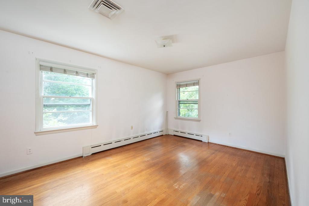 3129 GLEN CARLYN ROAD