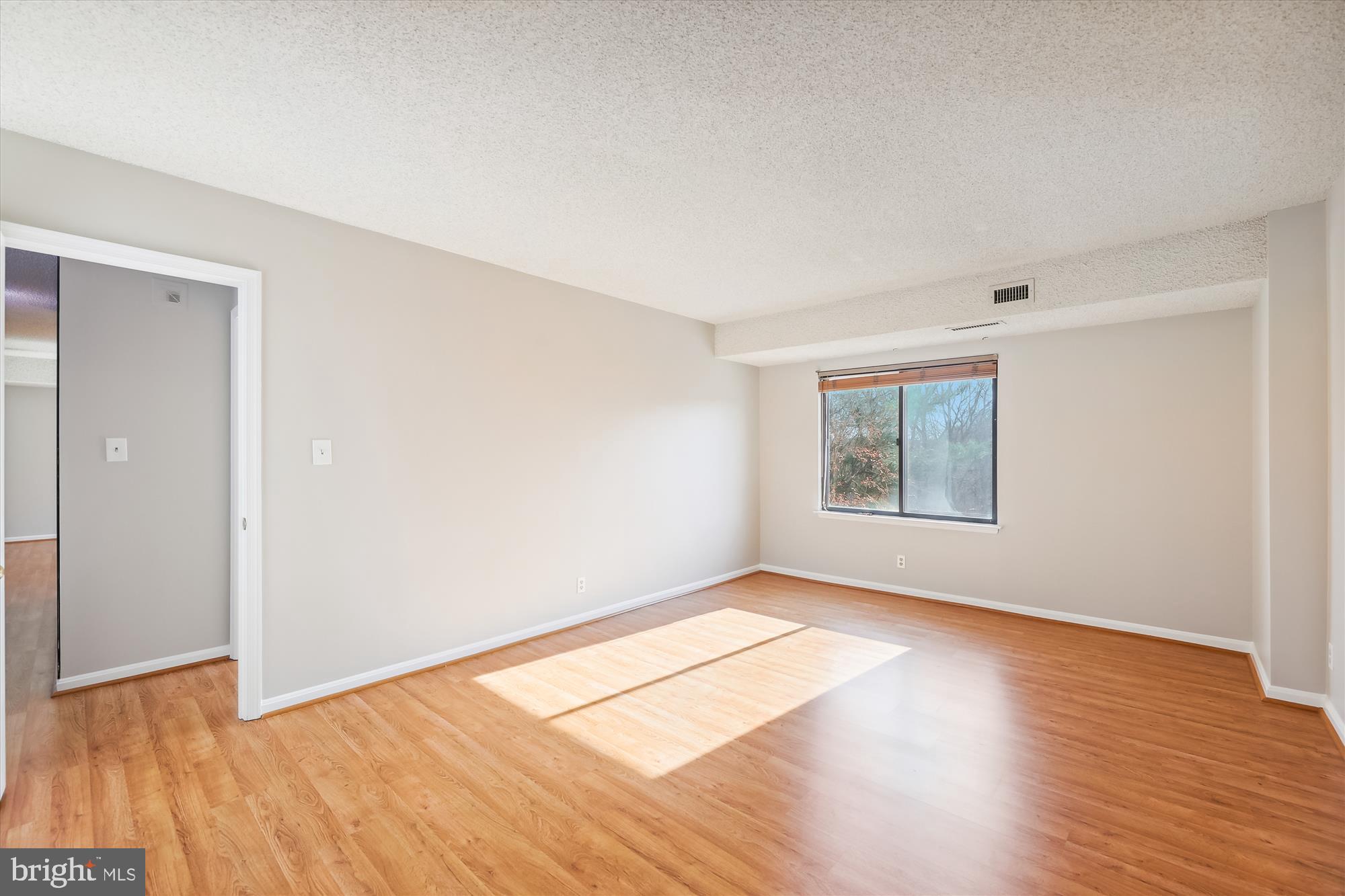 3800 POWELL LN #525