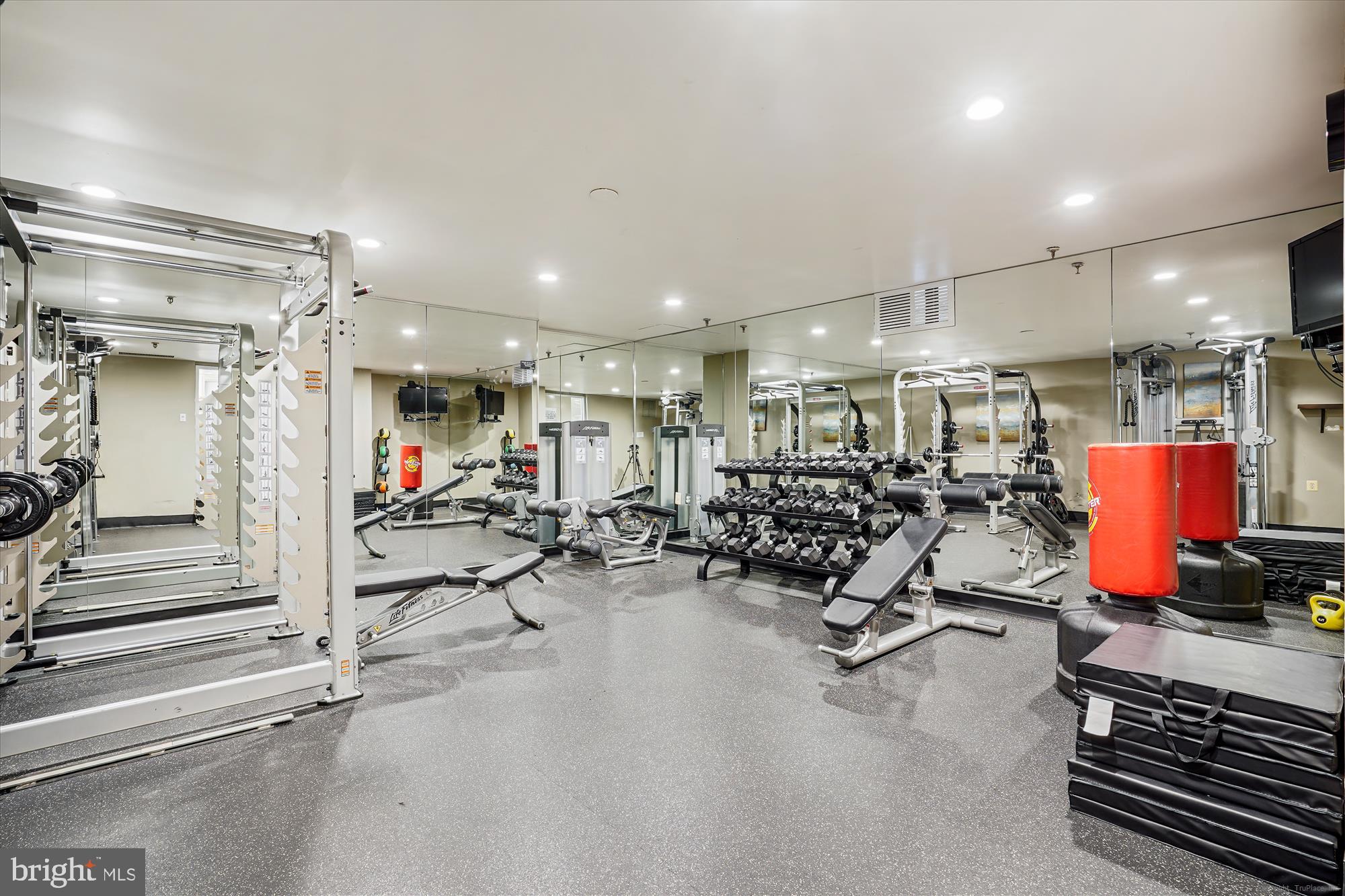 3800 POWELL LN #525