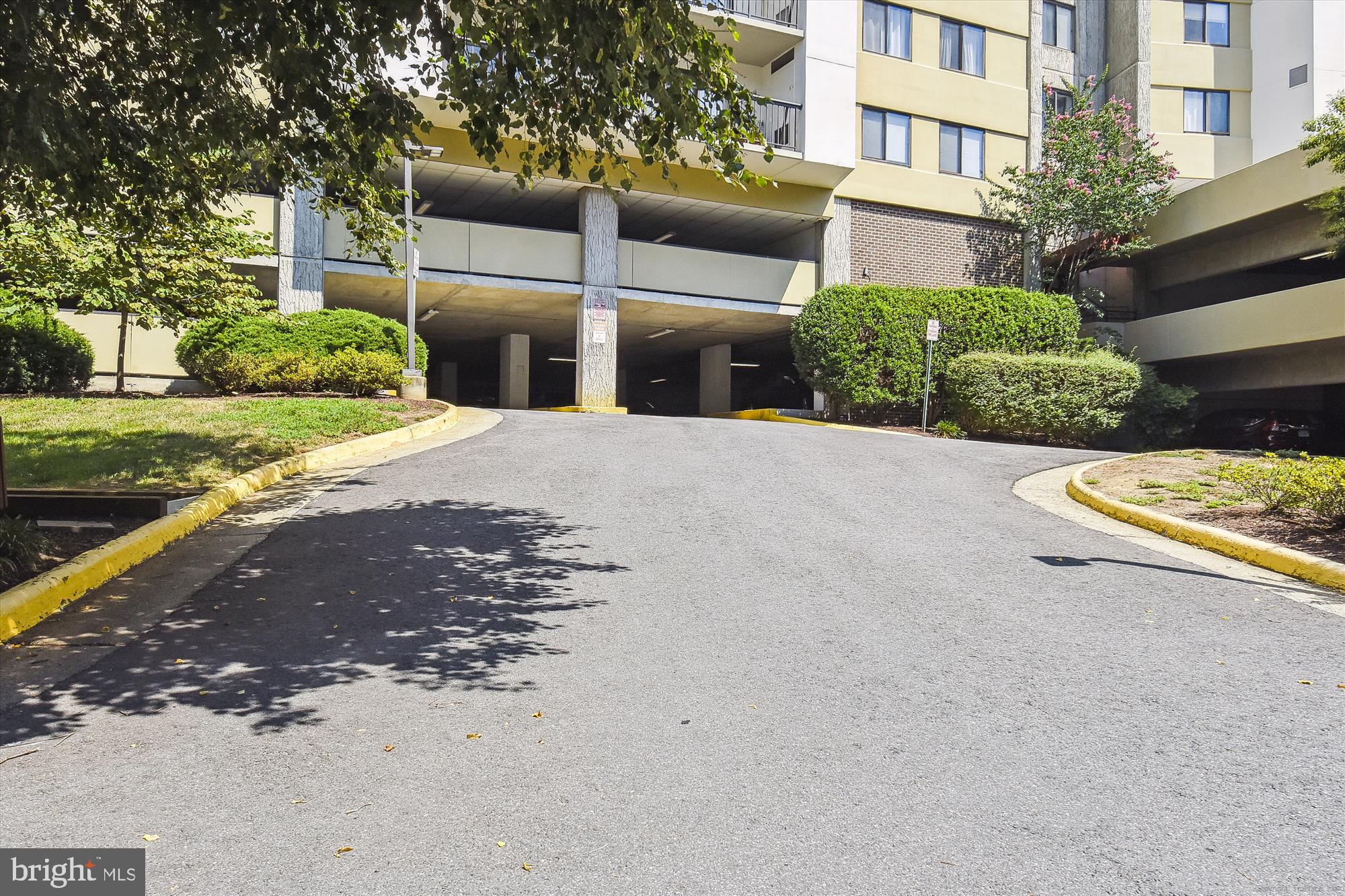 3800 POWELL LN #525